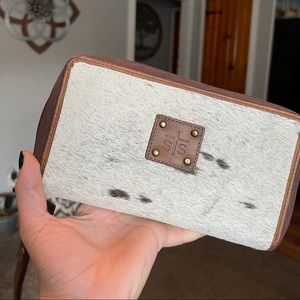 STS ranchwear organizer/wristlet